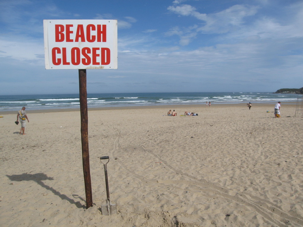 Beach closed2